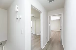 10810 Sugar Hill Dr, Houston, TX 77042 - Photo 19