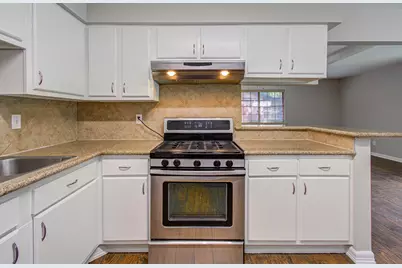 947 W Bertrand Street, Houston, TX 77088 - Photo 11