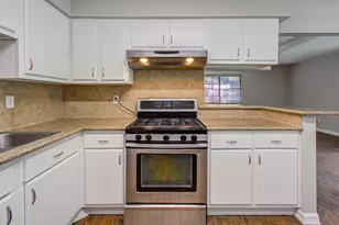 947 W Bertrand St, Houston, TX 77088 - Photo 11