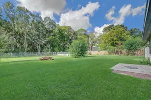 947 W Bertrand St, Houston, TX 77088 - Photo 23
