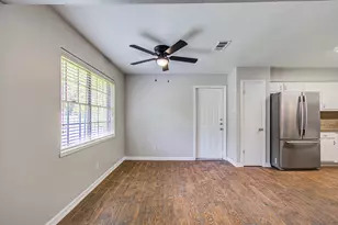 947 W Bertrand St, Houston, TX 77088 - Photo 7