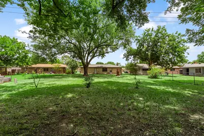 947 W Bertrand Street, Houston, TX 77088 - Photo 5