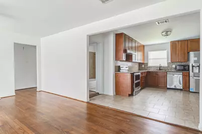 230 Bizerte Street, Houston, TX 77022 - Photo 9