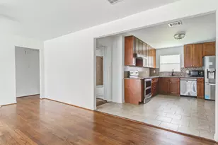 230 Bizerte St, Houston, TX 77022 - Photo 9