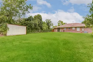 230 Bizerte St, Houston, TX 77022 - Photo 29