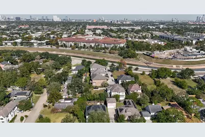 8014 Serenity Court, Houston, TX 77025 - Photo 9