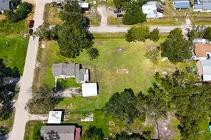 203 S 6th St, Highlands, TX 77562 - Photo 7