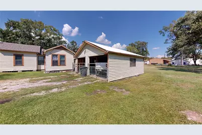 203 S 6th St, Highlands, TX 77562 - Photo 3