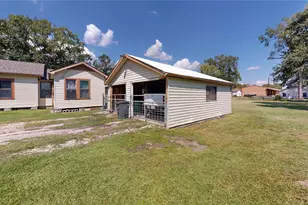 203 S 6th St, Highlands, TX 77562 - Photo 3