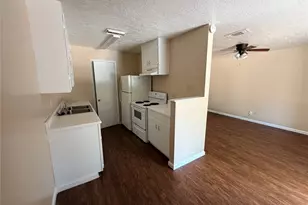 760 Cline St, Huntsville, TX 77340 - Photo 3