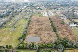 1300 N Battlebell Rd, Highlands, TX 77562 - Photo 3