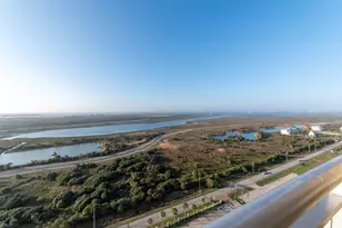 801 E Beach Dr, Galveston, TX 77550 - Photo 19