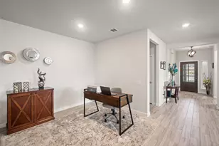 305 Royal Lily Trl, Montgomery, TX 77316 - Photo 17