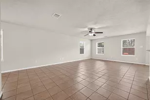 11823 Red Hummingbird Dr, Houston, TX 77047 - Photo 5