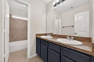 11823 Red Hummingbird Dr, Houston, TX 77047 - Photo 35