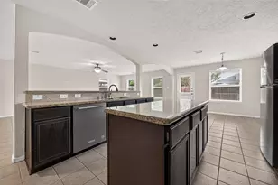 11823 Red Hummingbird Dr, Houston, TX 77047 - Photo 15