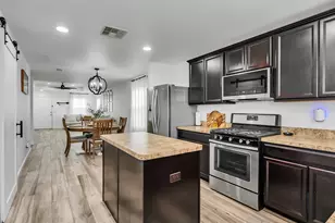 14114 Pecan Hill Ct, Houston, TX 77048 - Photo 9