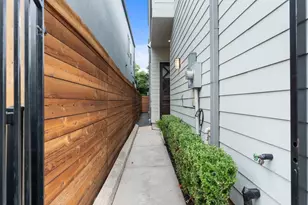 824 Alexander St, Houston, TX 77007 - Photo 3