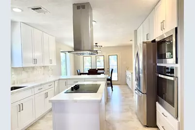 3915 Pleasant Valley Drive, Missouri City, TX 77459 - Photo 9