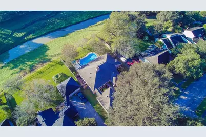 3915 Pleasant Valley Drive, Missouri City, TX 77459 - Photo 7