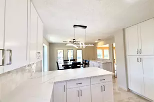 3915 Pleasant Valley Dr, Missouri City, TX 77459 - Photo 11