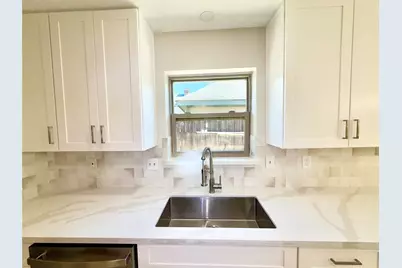 3915 Pleasant Valley Drive, Missouri City, TX 77459 - Photo 9