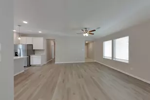 6902 Scarlet Sagebrush St, Katy, TX 77449 - Photo 3