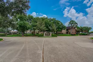 10555 Turtlewood Ct, Houston, TX 77072 - Photo 31