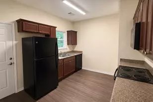 404 Gordon Dr, Livingston, TX 77351 - Photo 17