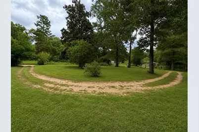 404 Gordon Drive, Livingston, TX 77351 - Photo 11