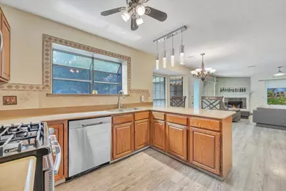 129 Coral Bay Drive, League City, TX 77573 - Photo 7