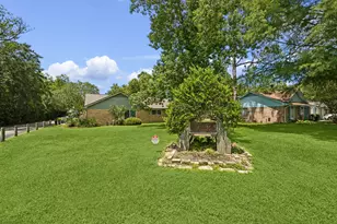 2102 Casa Rio Cir, Dickinson, TX 77539 - Photo 3