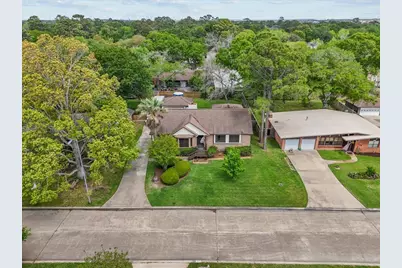 202 Harborcrest  Drive, Seabrook, TX 77586 - Photo 37