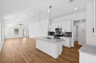 812 Vlg Brk Dr, Willis, TX 77378 - Photo 17