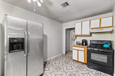 211 Crescent Drive, Pasadena, TX 77506 - Photo 9