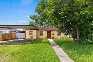 211 Crescent Dr, Pasadena, TX 77506 - Photo 1