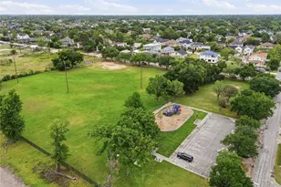 1444 W 34th 1/2 St, Houston, TX 77018 - Photo 33