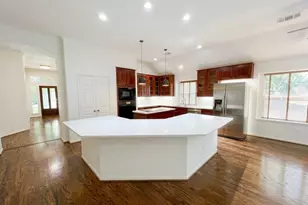 1718 Bumelia Ct, Sugar Land, TX 77479 - Photo 5