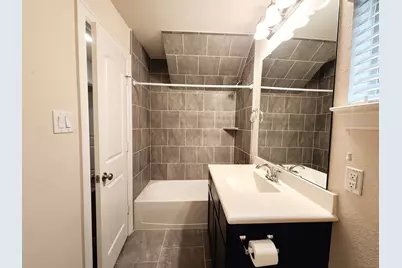 10717 Madden Oaks Place, Houston, TX 77043 - Photo 9