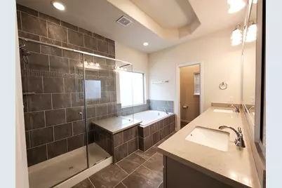 10717 Madden Oaks Place, Houston, TX 77043 - Photo 25