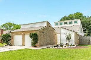 56 Garland Ct, Lake Jackson, TX 77566 - Photo 1