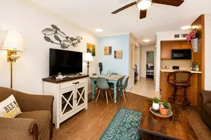 6300 Seawall Blvd, Galveston, TX 77551 - Photo 5