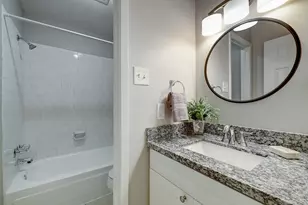 7913 Ellinger Ln, Houston, TX 77040 - Photo 15