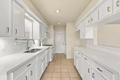 9855 Sagebud Lane, Houston, TX 77089 - Photo 11