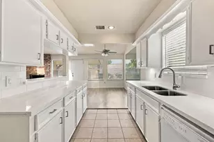 9855 Sagebud Ln, Houston, TX 77089 - Photo 1