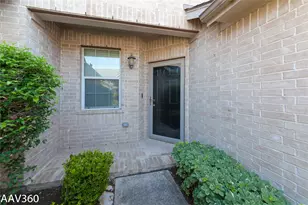 2943 Meadowglen Crest, Houston, TX 77082 - Photo 5