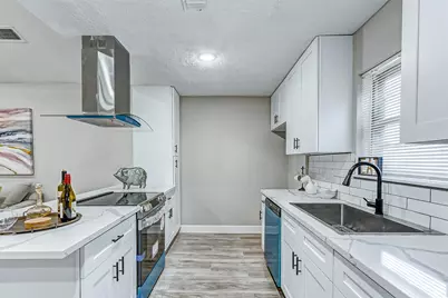 8707 Collingsdale Road, La Porte, TX 77571 - Photo 15