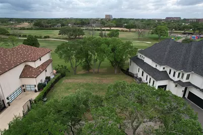 602 Sugar Creek Boulevard, Sugar Land, TX 77478 - Photo 3