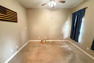 1437 S Blue Bonnet Ln, Angleton, TX 77515 - Photo 19