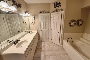 1437 S Blue Bonnet Ln, Angleton, TX 77515 - Photo 15